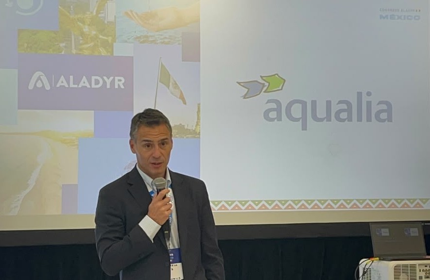 Director general de Aqualia México presentando casos de éxito EDAM Guaymas y Proyecto MIG Los Cabos